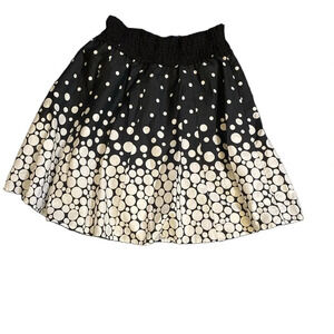 Catch My i skirt size large black and white